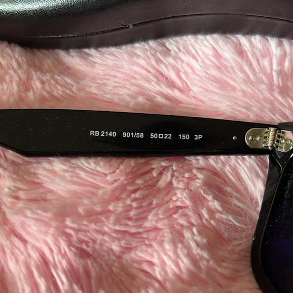 Ray-Ban sunglasses main image 4